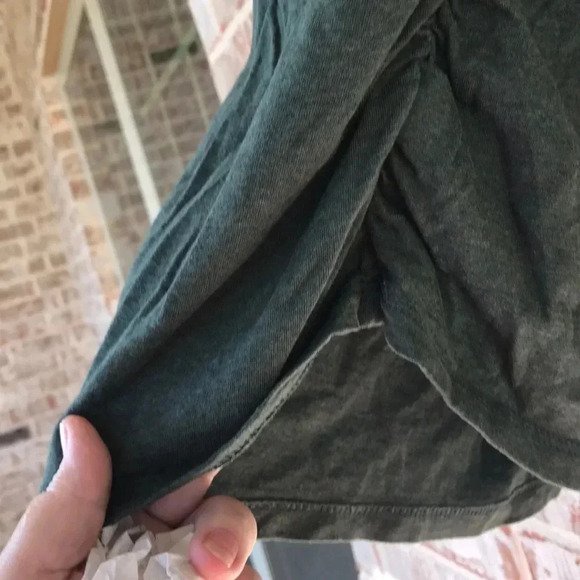 Isabel Maternity Green Shirred Short Sleeved Top - Picture 3 of 6